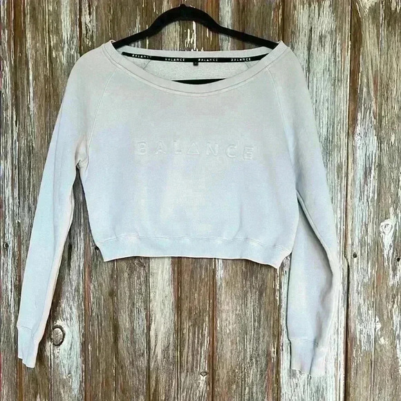 Balance Athletica Tops - EUC BALANCE ATHLETICA Women's Beige Cropped Sweatshirt